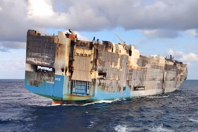 Pin xe dien Porsche co the la nguyen nhan gay chay tau Felicity Ace