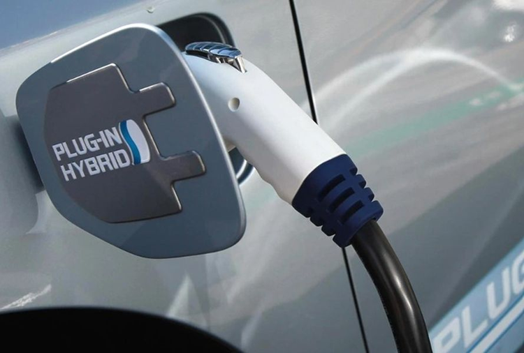 Doanh so xe hybrid sac dien dang tang manh hon oto dien-Hinh-2