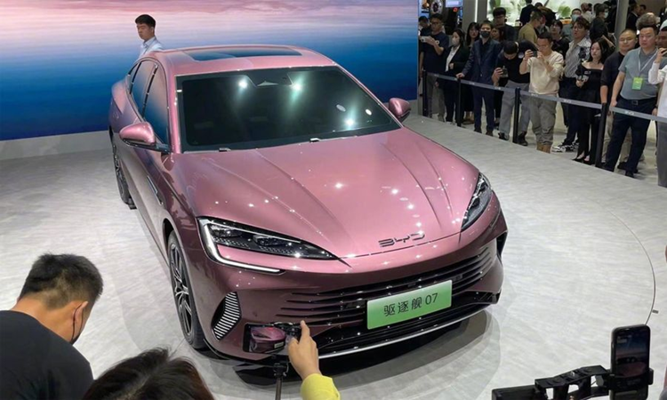 Doanh so xe hybrid sac dien dang tang manh hon oto dien