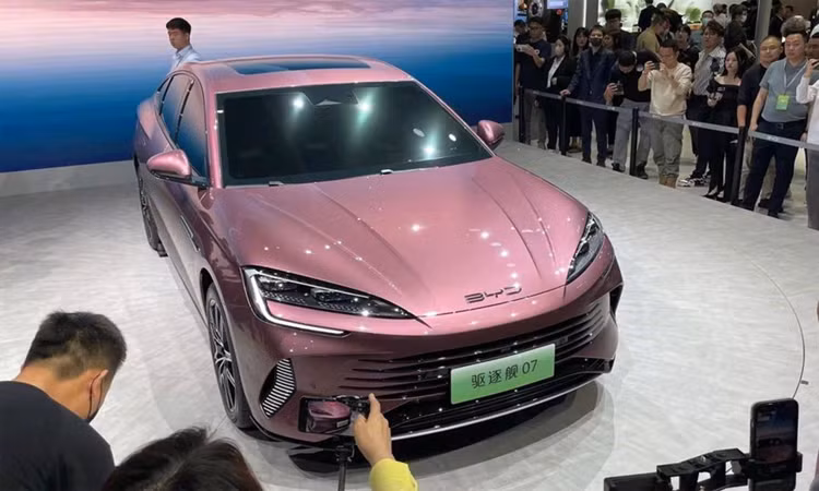 Doanh so xe hybrid sac dien dang tang manh hon oto dien