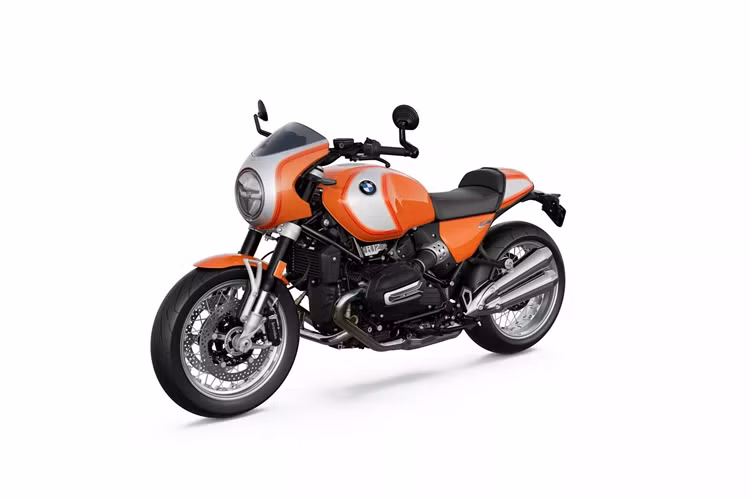 BMW đã bổ sung một loạt các thành phần màu đen cho chiếc mô tô mang đến cho nó vẻ ngoài ấn tượng với nhiều chi tiết như nắp cuộn dây đánh lửa, nắp đầu xi-lanh, chỗ để chân, cần phanh và cần số, và bình giãn nở. Xe cũng được trang bị cả phối màu sơn Lava Orange Metallic lấy cảm hứng từ bản gốc cũng có sẵn.