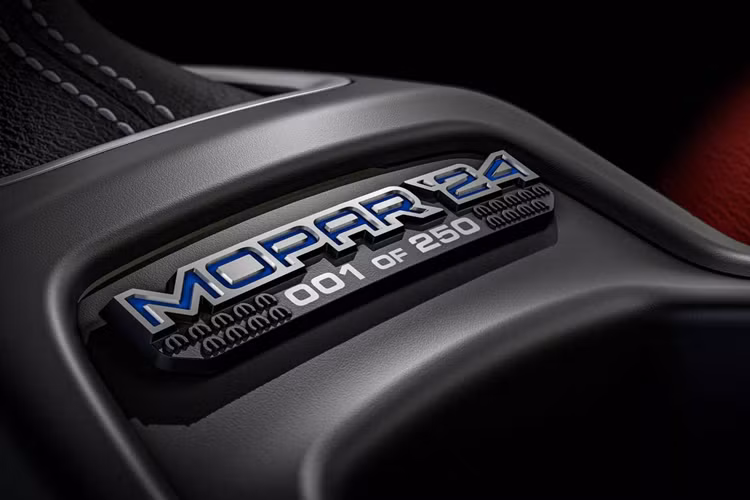 Chi tiet Jeep Mopar ‘24 Gladiator ban dac biet, gia tu 1,8 ty dong-Hinh-2