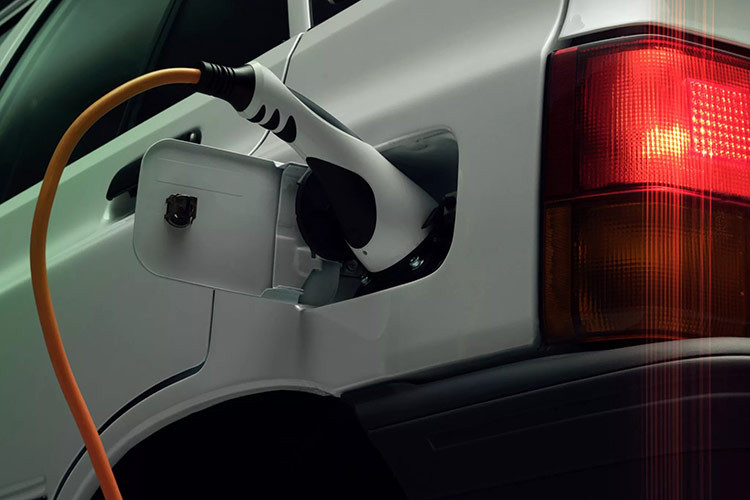 Với kích thước gọn gàng, khả năng vận hành bền bỉ và giá rẻ, Pride CD5 thường được trưng dụng làm xe tập lái cho nhiều thế hệ người Việt trong hơn 20 năm qua.