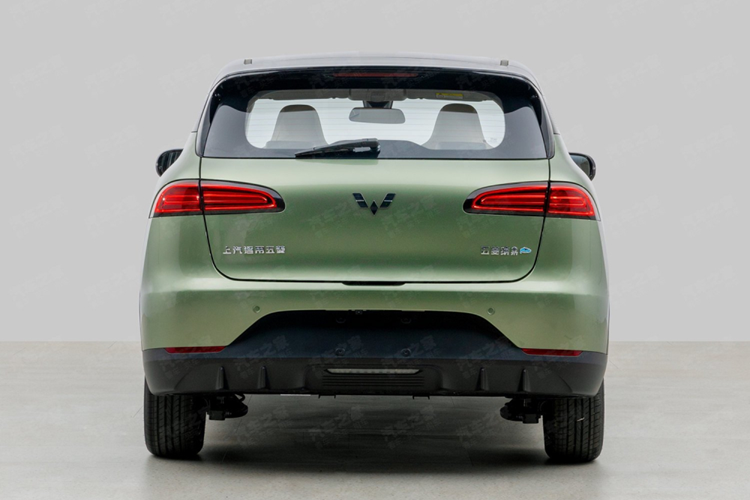 Về ngoại hình, chiếc xe Wuling Bingo Plus áp dụng phong cách thiết kế hoàn toàn mới, có sự khác biệt rõ ràng về kiểu dáng so với Bingo hiện tại.