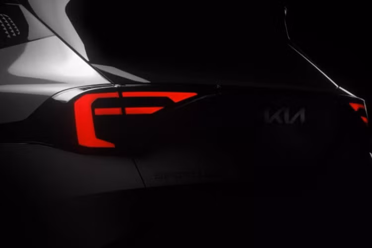 Không gian nội thất của Sportage dự đoán sẽ được cải tiến với cụm màn hình cong mới, tích hợp cụm đồng hồ kỹ thuật số 12.3 inch và màn hình giải trí.