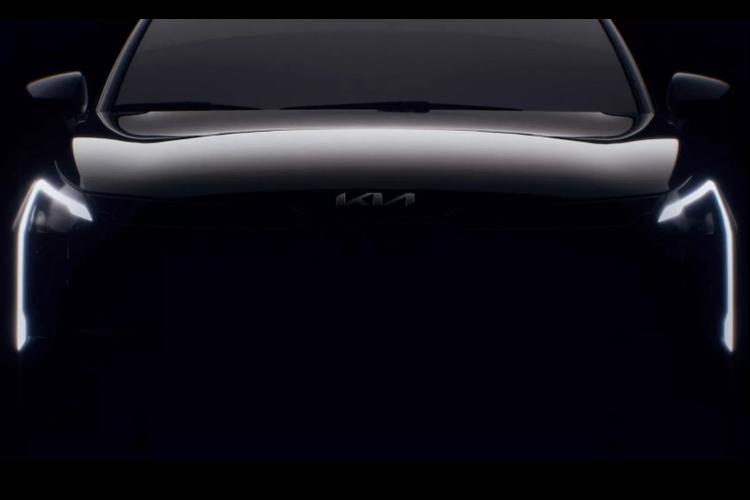 Ở phía sau, mẫu xe SUV Kia Sportage 2025 cũng có cụm đèn hậu được thiết kế lại, kết hợp với phần cản sau được làm đơn giản hơn, mang lại dáng vẻ thanh thoát cho mẫu xe của thương hiệu Hàn Quốc.