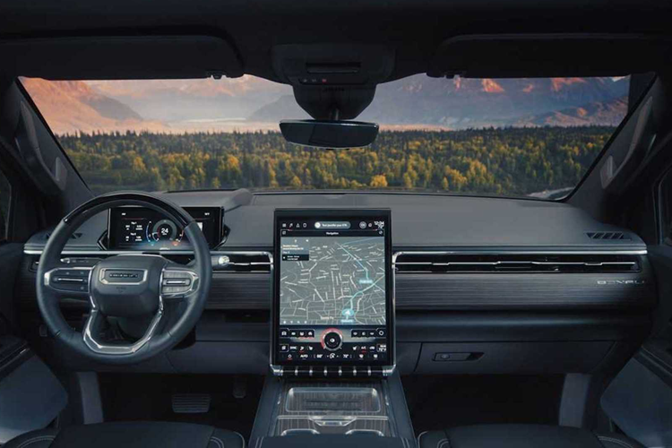 Phiên bản Edition 1 vẫn sẽ có giá cao hơn một chút, ngoài ra rất có thể việc giảm giá này do việc các hãng đối thủ dần ra mắt những mẫu bán tải điện khác có sức hút không kém, điển hình như F-150 Lightning hay Tesla Cybertruck.