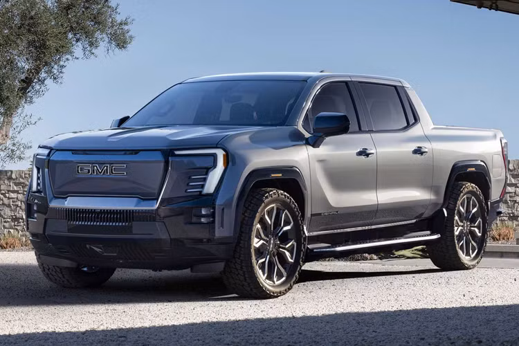 Đây chính là mức giá thời điểm công bố dành cho phiên bản GMC Sierra Denali EV Edition 1 cao cấp nhất và xe được trang bị hệ thống truyền động động cơ kép công suất 754 mã lực và phạm vi hoạt động là khoảng 644 km cho mỗi lần sạc.