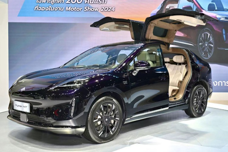 Hyper HT sở hữu ngoại hình có nhiều nét tương đồng với mẫu Tesla Model X. Điểm nổi bật nhất trong thiết kế của Hyper HT là cửa sau thiết kế đóng/mở kiểu cánh chim (gull-wing) hoàn toàn tự động.