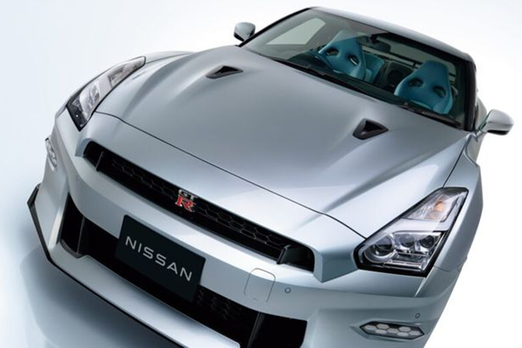 Nhằm cải thiện hiệu suất vận hành của Nissan GT-R Premium Edition T-spec và GT-R Track Edition, động cơ V6 đã được nâng cấp xéc-măng piston, tay dên và trục khuỷu cao cấp của động cơ GT-R NISMO Special Edition.