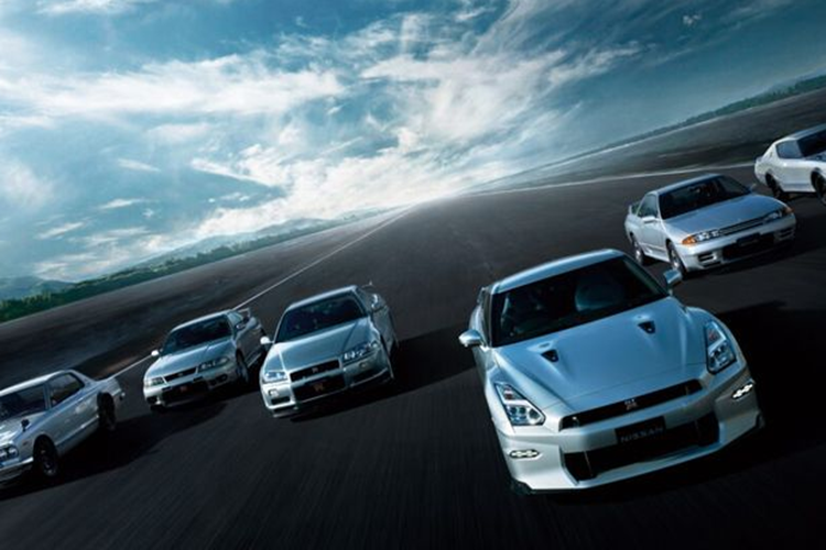 Theo Carscoops, GT-R thế hệ tiếp theo sẽ có mặt trên thị trường vào cuối thập kỷ này và được phát triển trên nền tảng mẫu concept Hyper Force ra mắt năm ngoái.