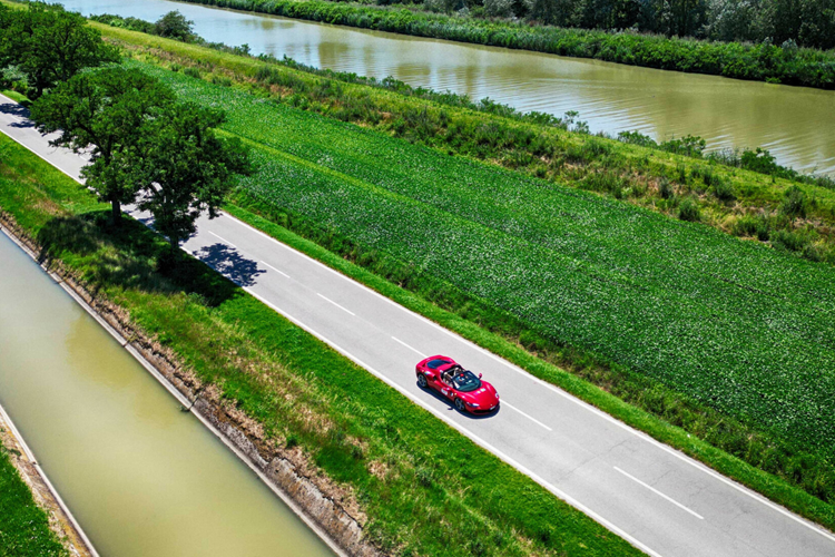 Hôm thứ Tư, đoàn xe đã cùng nhau đi trên hành trình về phía tây đến thành phố quốc tế Vicenza và tiếp tục đến Bassano de Grappa sau đó đến Aeroporto di Istrana và Căn cứ Không quân Quân sự số 51, sau đó, một lần nữa quay trở lại Venice trước bữa tối theo chủ đề đỏ và đen tại Arsenale Di Venezia.