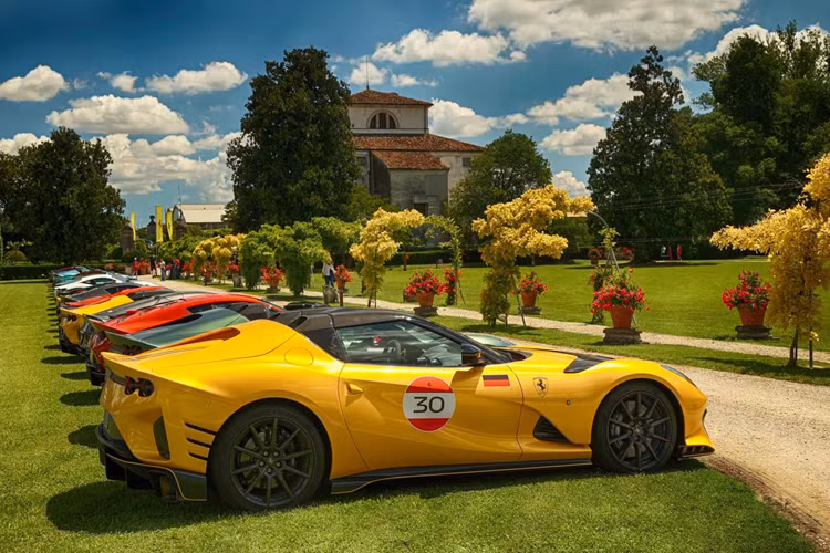 Sau khi nghỉ ngơi thư giãn vào sáng hôm sau, những chiếc xe đầu tiên rời Cảng Venice và đi về phía nam để dừng tại Abbazia di Pomposa hùng vĩ, trước khi đi về phía tây tới thị trấn Ferrara xinh đẹp để ăn trưa. Buổi chiều được dành để quay về hướng bắc qua thị trấn Rovigo và quay trở lại Venice.