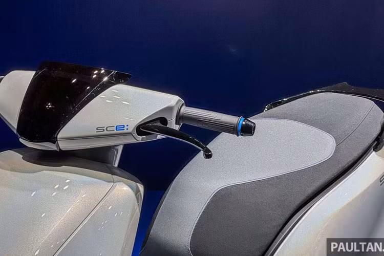 Ở phiên bản concept này xe chưa được trang bị màn hình nhưng bản thương mại có lẽ sẽ có màn LCD có khả năng kết nối với điện thoại thông minh. Hiện tại, Honda chưa công bố thông số động cơ của mẫu xe này.