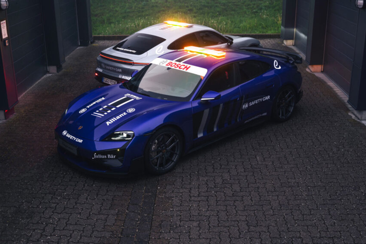 Mẫu xe điện thể thao này sẽ được sử dụng bắt đầu từ cuộc đua vào cuối tuần tới tại Berlin. Porsche Taycan Turbo GT 2024 mới là mẫu xe chủ lực của dòng Taycan nâng cấp và mẫu xe được định vị nằm trên Turbo S.