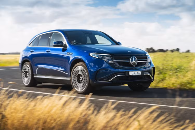 So với năm 2022, doanh số của Mercedes-Benz đã tăng 1,5%. Nhưng doanh số bán hàng trong quý IV đã giảm 3%, nguyên nhân hãng đưa ra là do hạn chế về nguồn cung và thay đổi mẫu mã.