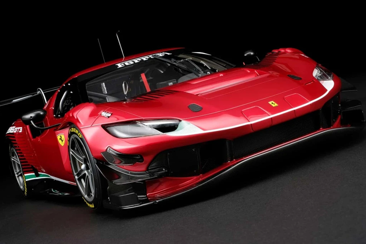 Mỗi chiếc Ferrari 296 GT3 mô hình tốn khoảng 300 giờ để hoàn thành. Trước đó, Amalgam mất hơn 3.000 giờ để nghiên cứu và phát triển. Mỗi khách hàng mua mô hình Ferrari 296 GT3 đều được lựa chọn những trang bị lắp trên xe tương tự khi mua xe thật.