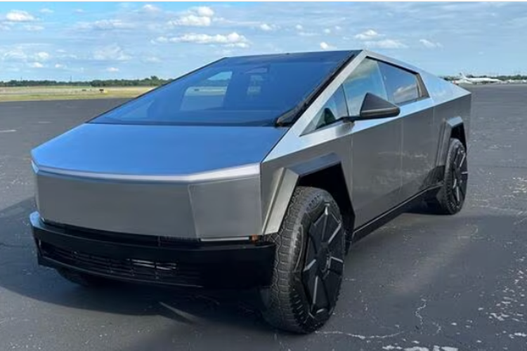 Chưa hết, có tới hơn 2 triệu chiếc xe điện Cybertruck của Tesla (bao gồm cả Cybertruck) bị lỗi phông chữ, hãng đã phải cập nhật phần mềm để xử lý vấn đề này.