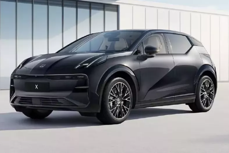 Zeekr X chạy điện lần đầu tiên vào Trung Quốc vào tháng 4/2023 và bắt đầu giao hàng vào tháng 5. Nó đã trở thành mẫu SUV nhỏ gọn dành cho người mới bắt đầu của thương hiệu. Mặc dù có kiểu dáng kỳ quặc, mẫu xe này vẫn chưa trở nên phổ biến ở thị trường trong nước.