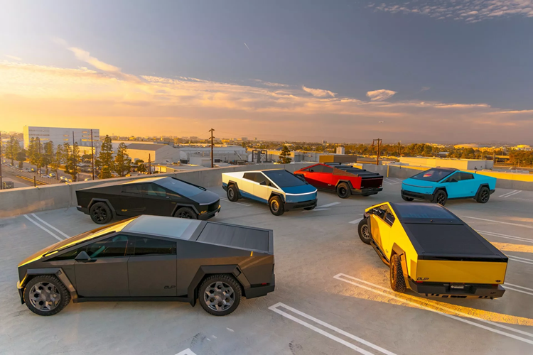 Mỗi chiếc Tesla Cybertruck của Unplugged Performance đều sở hữu diện mạo nổi bật với lớp hoàn thiện bên ngoài đặc biệt và nhiều chiếc trong số này đã được trang bị một loạt phụ kiện, biến chiếc xe bán tải vốn đã bắt mắt thành một chiếc xe trông hoàn toàn khác biệt, độc đáo hơn nữa.