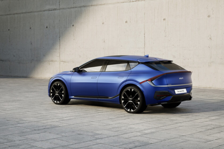 Giá xe Kia EV6 2025 khởi điểm ở mức khoảng 40.500 USD (khoảng 954 triệu đồng) cho biến thể Light, tăng lên 42.500 USD (hơn 1 tỷ đồng) cho mẫu Air, 45.700 USD (1,07 tỷ đồng) cho phiên bản Earth và 46.100 USD (khoảng 1,08 tỷ đồng) cho phiên bản GT-Line.