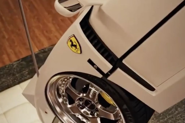 Khối động cơ V8 này tạo ra công suất 477 mã lực, nhờ đó xe có thể tăng tốc từ 0 đến 97 km/giờ trong 2,8 giây, hoàn thành quãng đường 400m trong 11,7 giây và đạt tốc độ tối đa 327km/h. Tuy nhiên, khi treo chiếc đèn trần Ferrari F40 lơ lửng trên trần, chủ nhà phải thiết kế công tắc ngoài để cung cấp năng lượng cho xe.