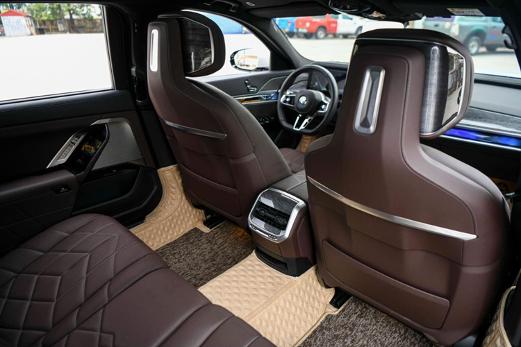 Về mẫu xe sedan hạng sang BMW 7-Series 2023 này, nó sở hữu khoang nội thất rộng rãi, thoải mái và giàu công nghệ.