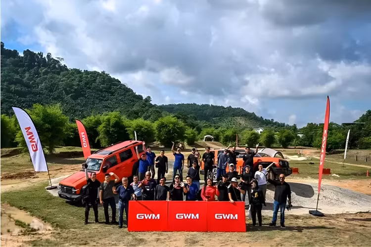 Theo phương tiện truyền thông địa phương, giá xe Tank 300 2024 nhập khẩu tại Malaysia từ 250.000 MYR (55.700 USD), tương đương 1,25 tỷ đồng. Về ý nghĩa, CDK có nghĩa là các thành phần xe được giao từ nhiều nhà cung cấp khác nhau và lắp ráp tại điểm đến.