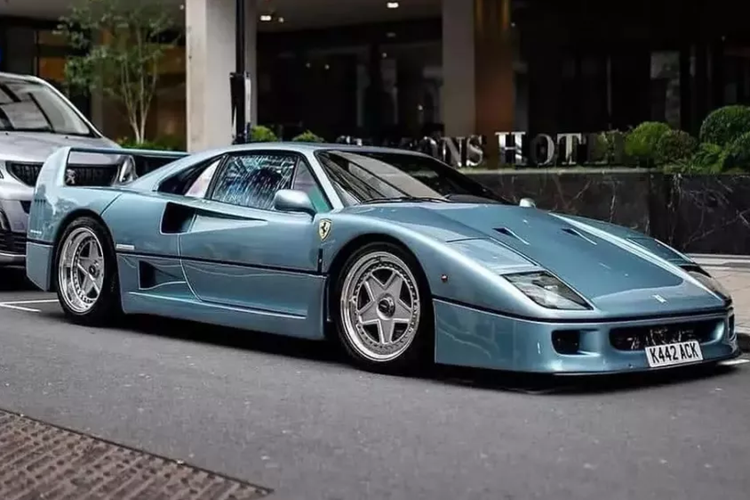 Cách đây không lâu, kiểu lịch sử xét lại này sẽ là phạm thánh. Trên thực tế, CEO của Lamborghini vào thời điểm đó thậm chí còn nói rằng thương hiệu này sẽ không bao giờ đưa một thứ gì đó như mẫu concept Miura được giới phê bình yêu thích vào sản xuất, vì nó được chế tạo chỉ để kỷ niệm 40 năm ra mắt bản gốc.