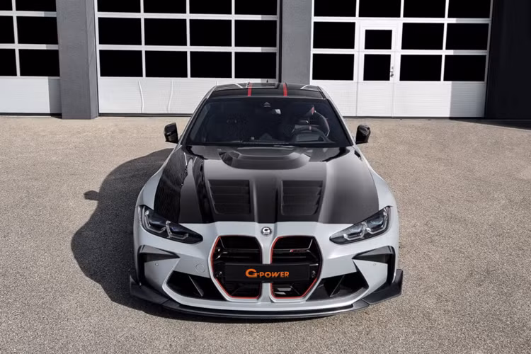 G Power cũng cung cấp một bộ đề can, bổ sung thêm các điểm nhấn màu đỏ xung quanh thân xe. M4 CSL bản nâng cấp được trang bị bộ bánh xe thể thao mới với thiết kế Hurricane RR hoặc Hurricane RS có kích thước 20 inch ở phía trước và 21 inch ở phía sau.
