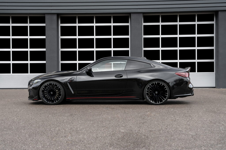 Ngoài phần mềm, BMW M4 CSL độ G-Power còn có hệ thống ống xả “Deeptone” đầy đủ kết hợp ống xả thể thao có bộ chuyển đổi xúc tác 200 cell với bộ giảm âm ở giữa và sau mới.