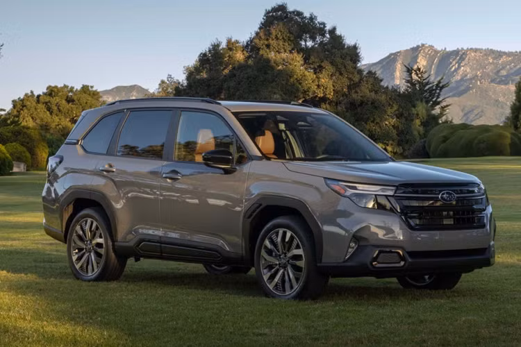 Qua thông tin này, có thể dự đoán Subaru Forester 2024 sẽ ra mắt thị trường Thái Lan trước, sau đó mới tới những thị trường Đông Nam Á khác. Mẫu SUV cỡ C này đang bán tại Việt Nam cũng được nhập khẩu nguyên chiếc từ Thái Lan. Do đó, không có gì bất ngờ nếu Subaru Forester thế hệ mới sẽ nhanh chóng được giới thiệu tại Việt Nam.