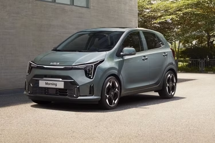 Kia Morning tại Việt Nam hiện có 5 phiên bản và giá bán từ 349 - 424 triệu đồng. Xe cũng đủ điều kiện nhận chương trình hỗ trợ 50% lệ phí trước bạ của Chính phủ, kéo dài từ ngày 1/9 đến hết ngày 30/11/2024, như Hyundai Grand i10. Tuy nhiên, sức bán của Kia Morning lại không thể sánh được với Grand i10. 