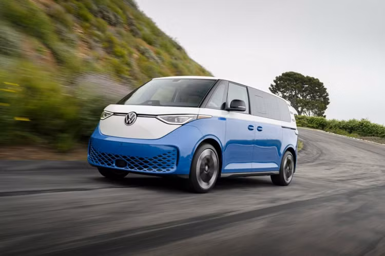 Ngoài ra chiếc minivan điện Volkswagen ID. Buzz EV 2025 cũng được trang bị cửa sau trượt điện và cốp đóng mở điện thuận tiện.