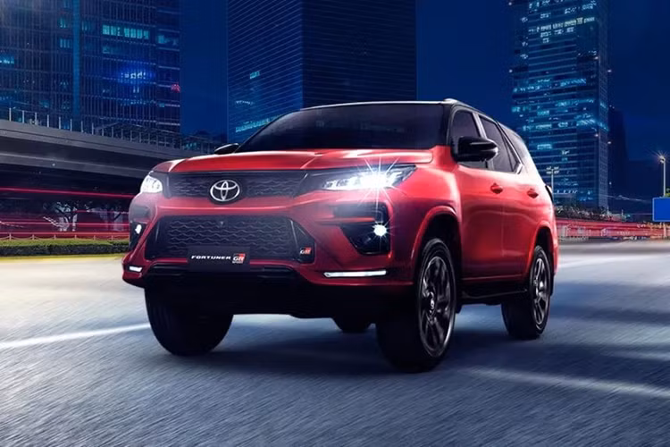 Tại Thái Lan, Toyota Fortuner GR Sport 2024 mới có mức giá từ 1,969 triệu baht (khoảng 1,34 tỷ đồng). Mức giá này tăng nhẹ so với phiên bản trước, tuy nhiên xe lại không nhận được nhiều nâng cấp lớn.