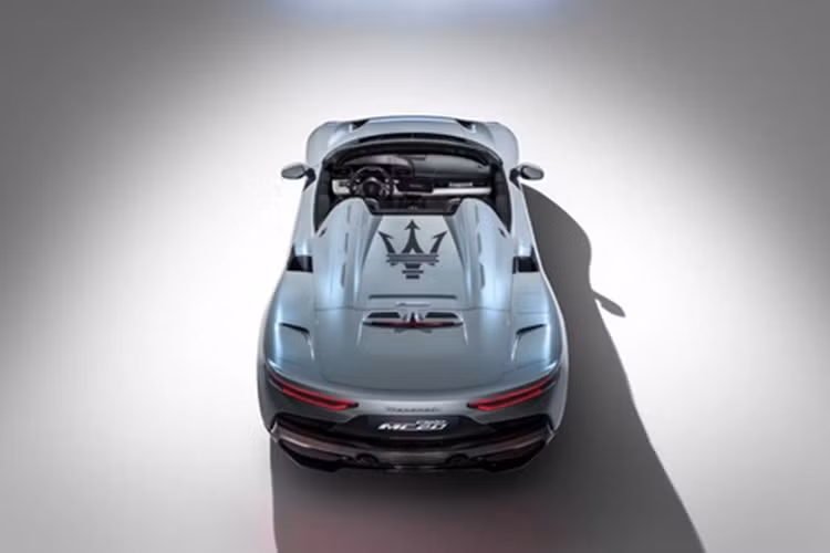 Giải thích rõ hơn về kế hoạch này, Giám đốc điều hành Maserati - ông Davide Grasso, cho biết “Chúng tôi đang nỗ lực hết sức để dẫn đầu sự thay đổi về điện khí hóa, với hai trong số các mẫu xe mang tính biểu tượng của chúng tôi hiện đã có phiên bản thuần điện và một mẫu xe khác sắp ra mắt trong năm nay.