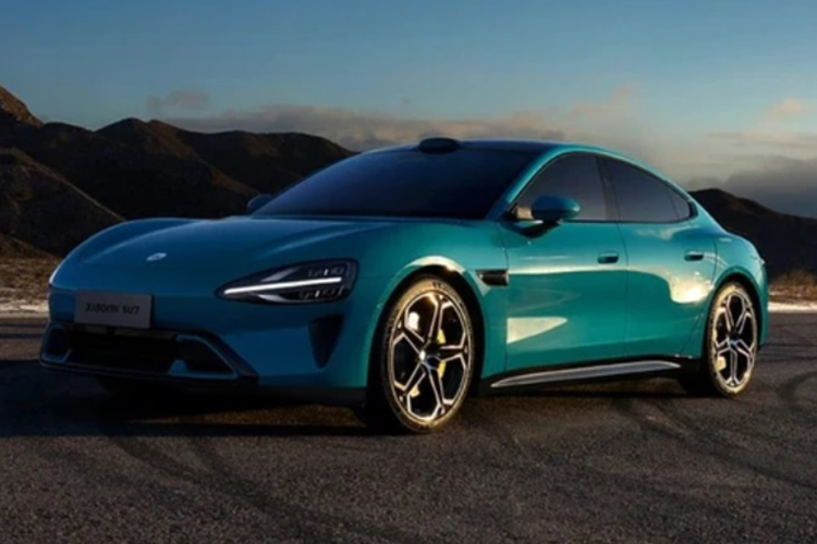 Vào ngày 7/6 vừa qua, hãng truyền thông địa phương Sina Tech đưa tin rằng nhà máy sản xuất ôtô của Xiaomi đang tuyển thêm công nhân như một phần trong nỗ lực của hãng nhằm đáp ứng các mục tiêu giao hàng hàng năm.