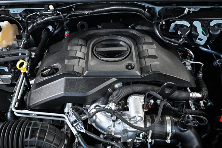 Cung cấp sức mạnh cho Ranger MS-RT vẫn là cỗ máy diesel (dầu) 3.0 V6 công suất 237 mã lực, mô-men xoắn 600 Nm, tương tự bản Wildtrak và Platinum.