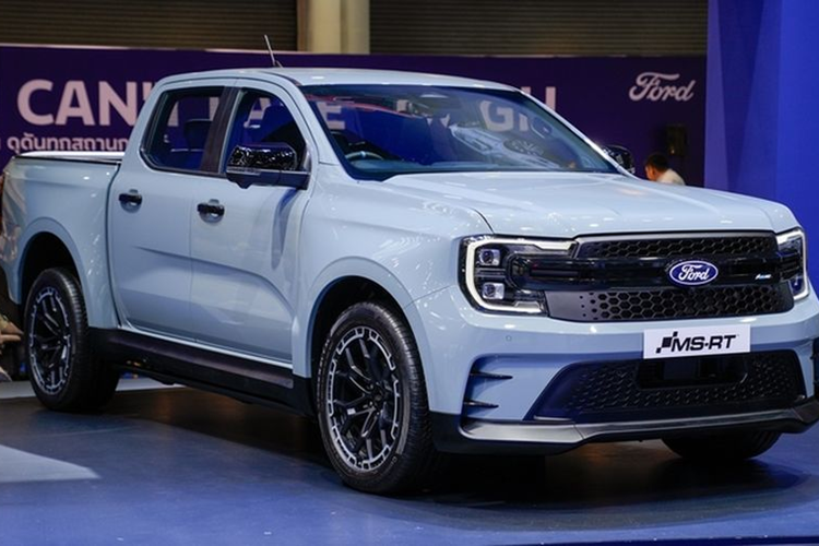 Mức giá xe Ranger MS-RT 2025 bán tại Thái Lan là 1,749 triệu bath (tương đương khoảng 1,29 tỷ đồng). Trước mắt, Ford sẽ chỉ bán 200 xe Ranger MS-RT tại quốc gia Đông Nam Á này và chưa có thông tin xuất khẩu sang những thị trường khác như Việt Nam.