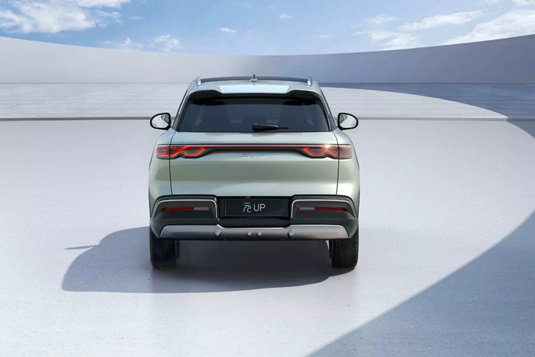 Từ tháng 1 đến tháng 6/2024, tổng doanh số bán hàng của BYD Yuan UP là 49.085 xe, và với việc xuất hiện phiên bản BYD Yuan UP Vitality Edition, hãng xe Trung Quốc tin rằng, doanh số bán hàng của chiếc xe SUV cỡ nhỏ sẽ bùng nổ.