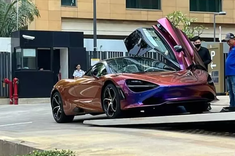 McLaren 750S gan 20 ty mau son “tac ke” dau tien ve Viet Nam