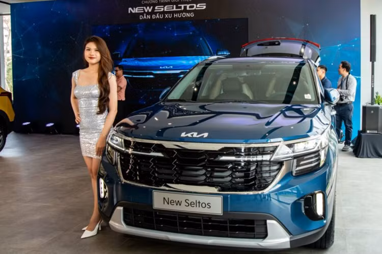 Đến thời điểm hiện tại, doanh số mẫu xe đã đạt mốc kỷ lục với 45.000 xe, góp phần không nhỏ vào tổng doanh số chung của thương hiệu Kia tại thị trường Việt Nam, đồng thời liên tục góp mặt trong các bảng xếp hạng top 10 xe bán chạy nhất trên thị trường, nhiều năm liền dẫn đầu doanh số phân khúc B-SUV.