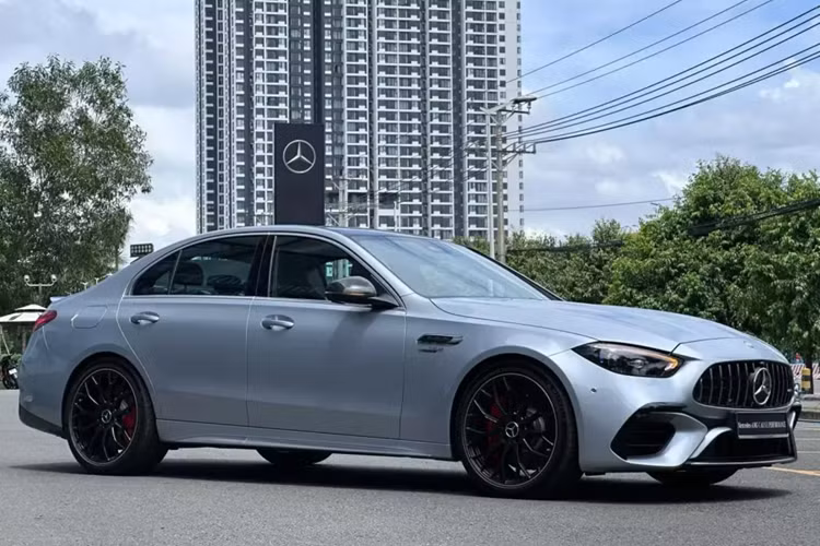 Phien ban Mercedes-Benz C-Class dat nhat da 