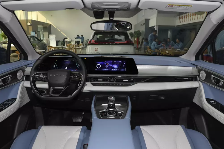 Khi đặt cọc mua xe, khách hàng Trung Quốc sẽ được hưởng các ưu đãi đặc biệt, trong đó có tặng tiền mặt 20.000 Nhân dân tệ (68 triệu đồng) trong thời gian giới hạn.