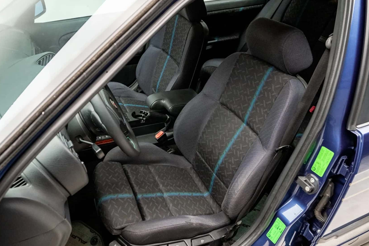 Ban đầu mẫu xe này được xuất khẩu sang Nhật Bản, tuy nhiên sau đó chiếc B3 này đã được chuyển đến Hà Lan vào năm 2017 và được nhập khẩu vào Mỹ vào năm 2020.