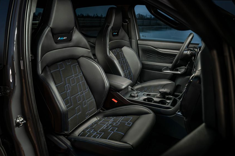 Cung cấp sức mạnh cho Ranger MS-RT vẫn là cỗ máy diesel (dầu) 3.0 V6 công suất 237 mã lực, mô-men xoắn 600 Nm, tương tự bản Wildtrak và Platinum.