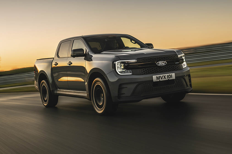 Ngoài ra, chắn bùn còn được trang trí những lỗ thông hơi. Xe bán tải Ford Ranger MS-RT 2024 còn được trang bị bộ vành 21 inch mới, kết hợp lốp địa hình 275/45R21.