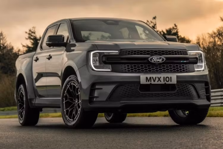 Ford Ranger MS-RT 2024 - chiec ban tai duong pho dam chat choi