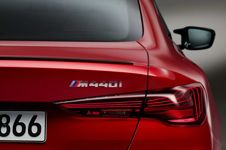 Tổng công suất 386 mã lực và mô-men xoắn 539 Nm, tăng nhẹ so với phiên bản trước đó (công suất 382 mã lực và mô-men xoắn 502 Nm).