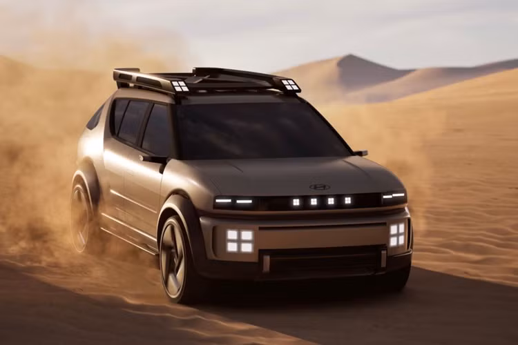 Hyundai Initium Concept mới - mẫu xe đánh dấu bước tiến của hãng trong lĩnh vực Hydro với kế hoạch phát hành một phiên bản thương mại sử dụng pin nhiên liệu Hydro (FCEV) vào nửa đầu năm 2025. Initium Concept sẽ được trưng bày tại hai triển lãm lớn, LA Auto Show và Auto Guangzhou vào tháng 11 năm 2024.